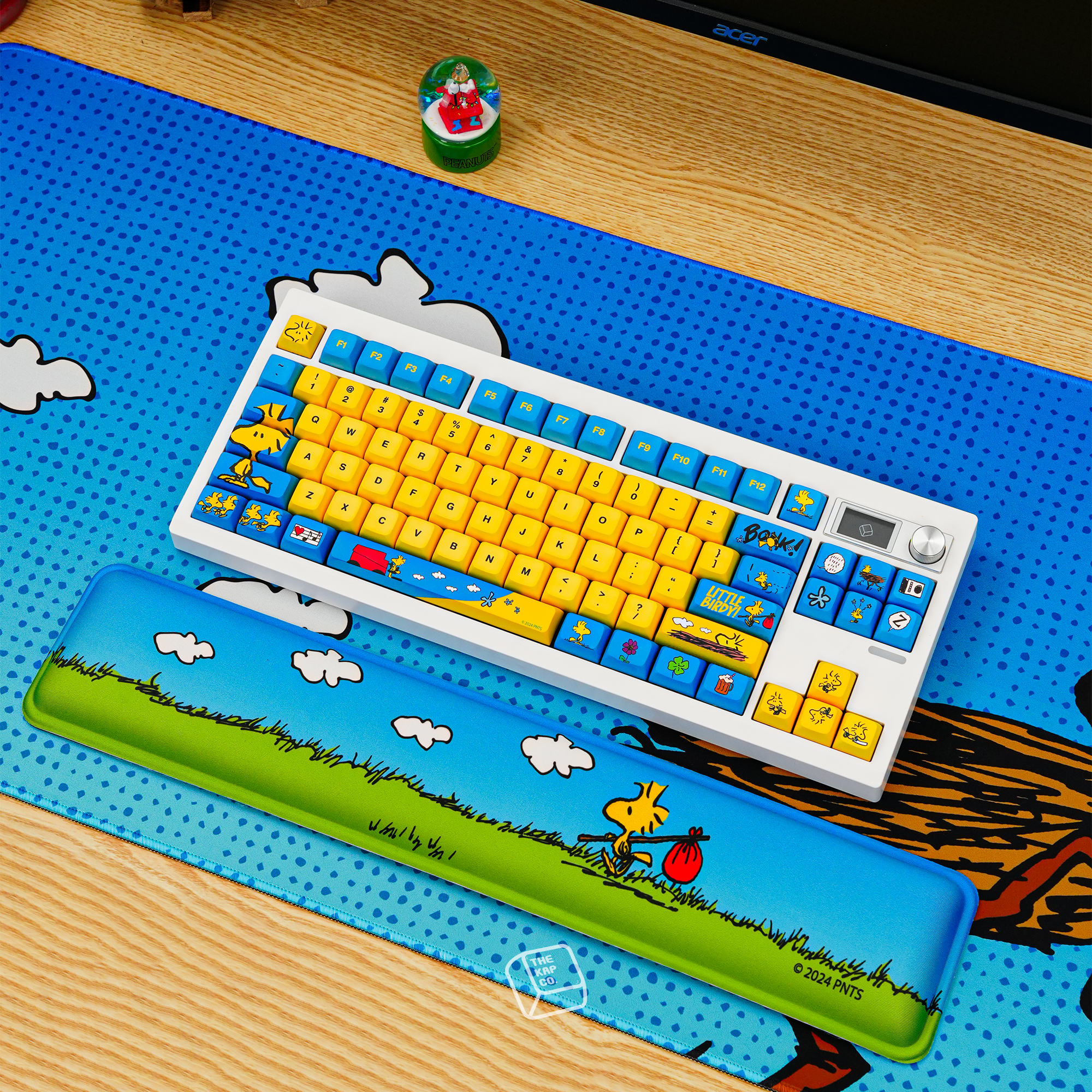 Thekapco x Peanuts | Woodstock Deskmat & Wristrest