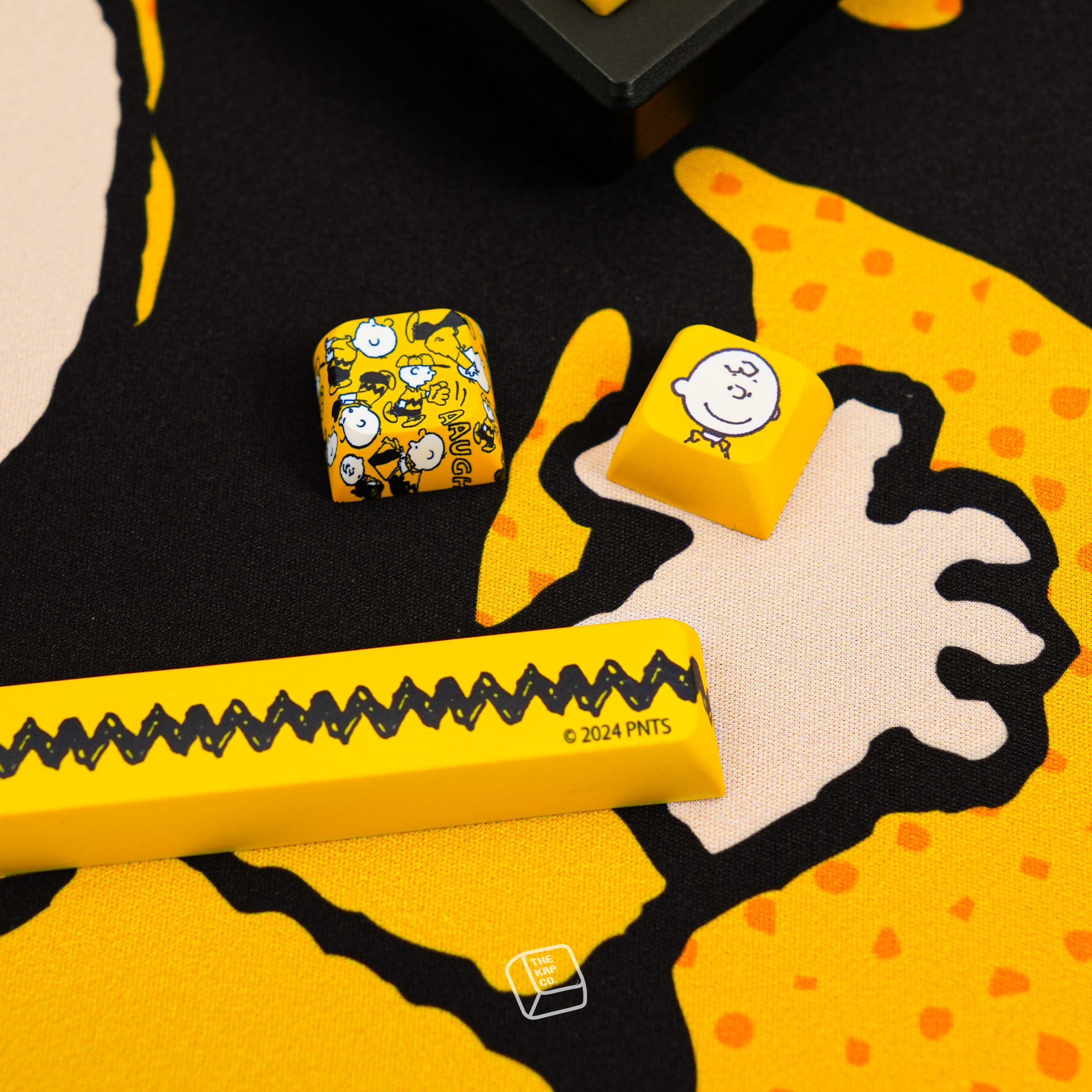 Thekapco x Peanuts | A Boy Named Charlie Brown Keycap Set