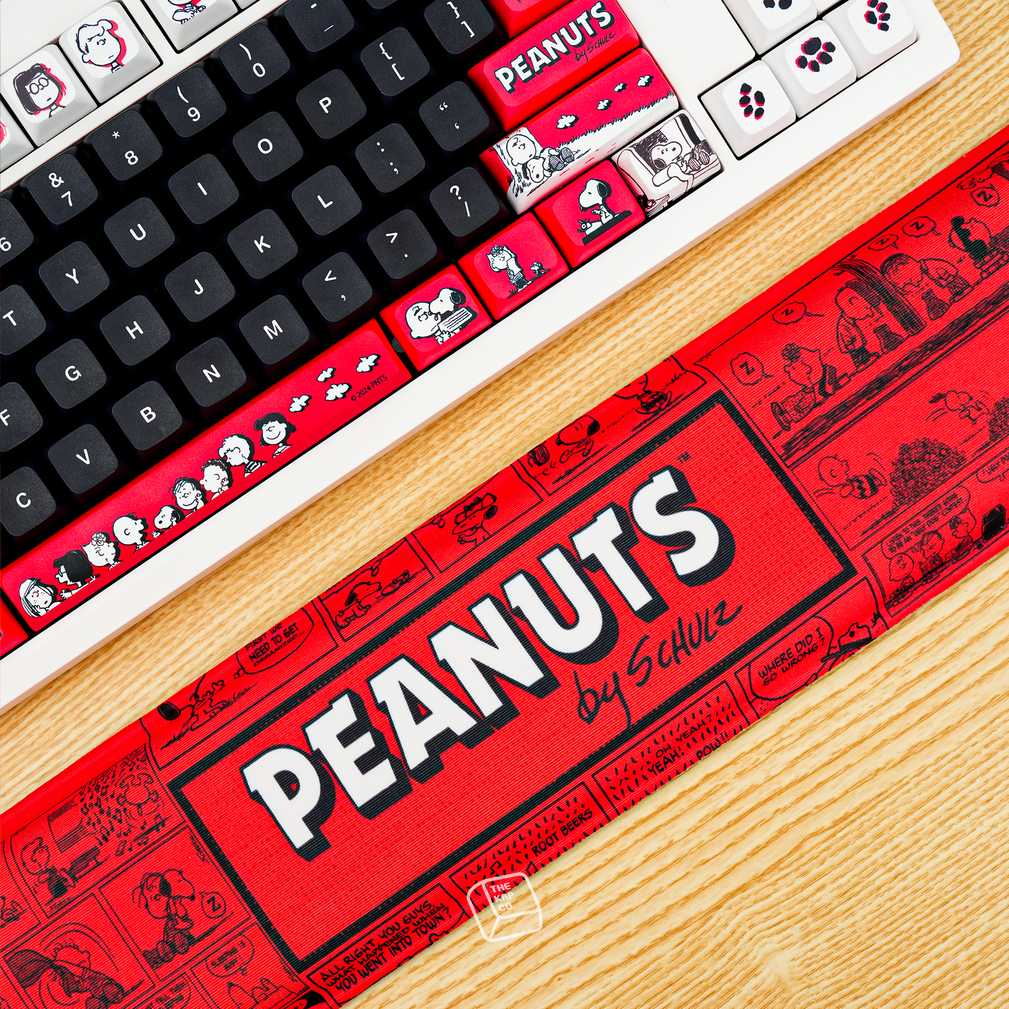 Thekapco x Peanuts | The Peanuts Comic Strip Deskmat & Wristrest