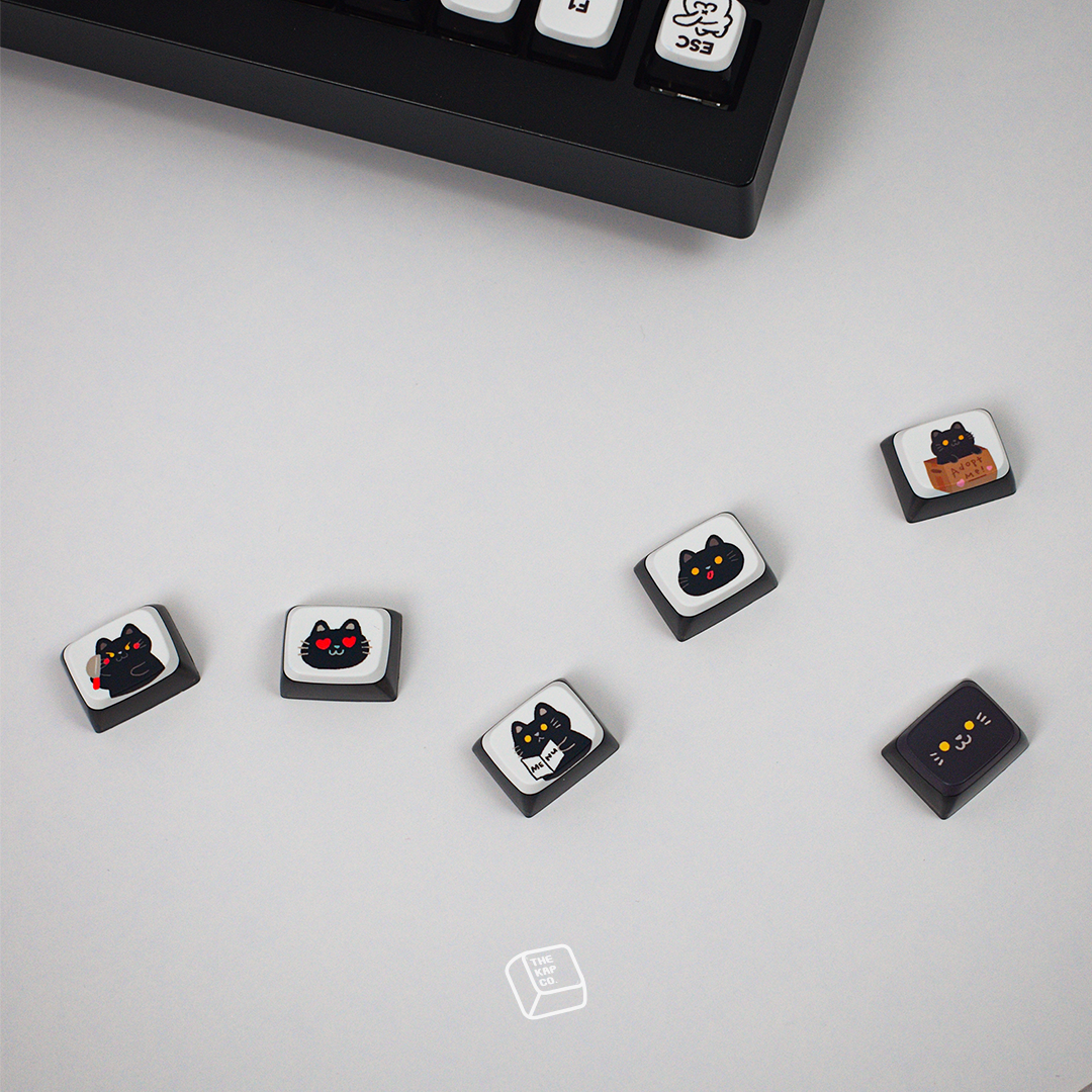 Thekapco x secondfloorneko | Black Catto Deskmat & Wristrest