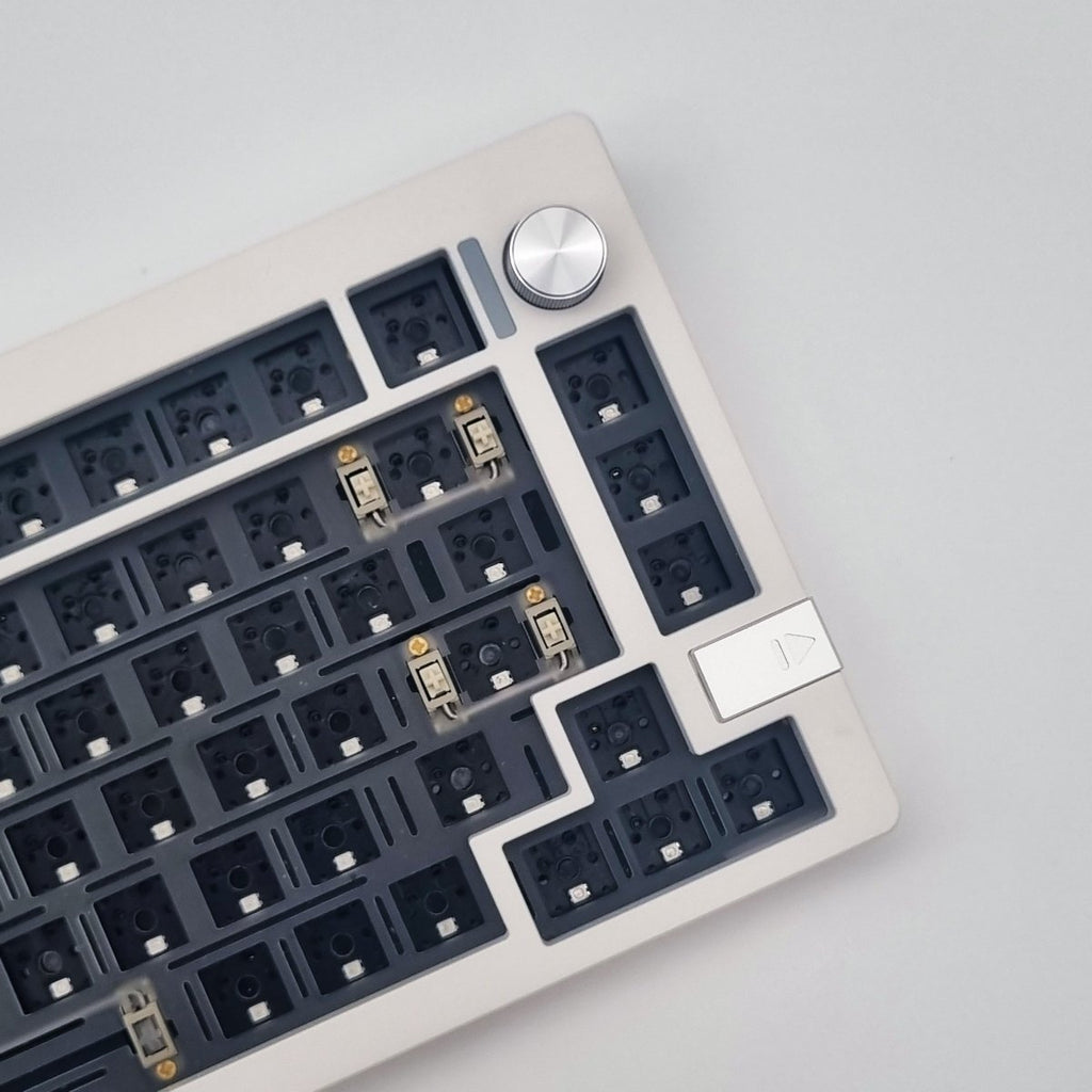 LMK81 Aluminum VIA/QMK Mechanical Keyboard - White - The Kapco